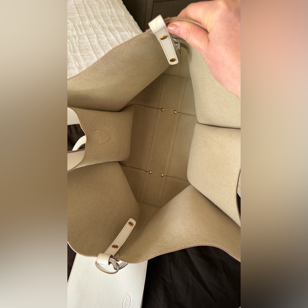 Tod’s Shopper Tote in Cream - Picture 8 of 8
